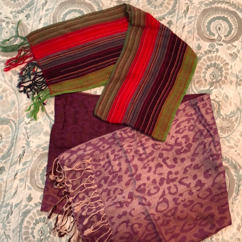 Lot of 2 scarves